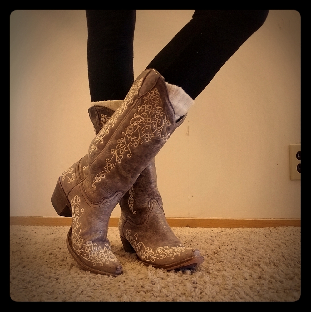 Corral floral embroidered cowboy boots